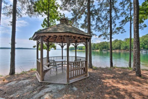 Condo on Lake Keowee with Resort Amenities and Pool!